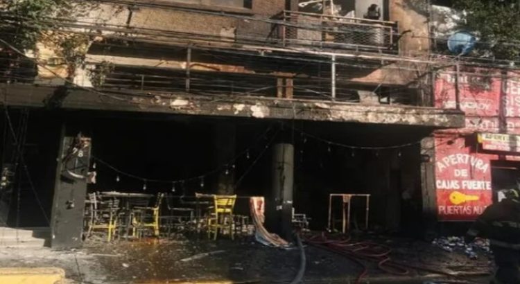 Incendio consumió un restaurante de la alcaldía Benito Juárez