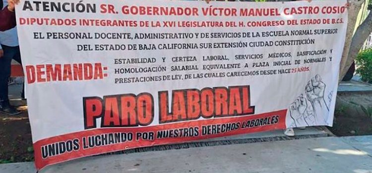 Se manifestaron en el Congreso trabajadores de la Normal Superior