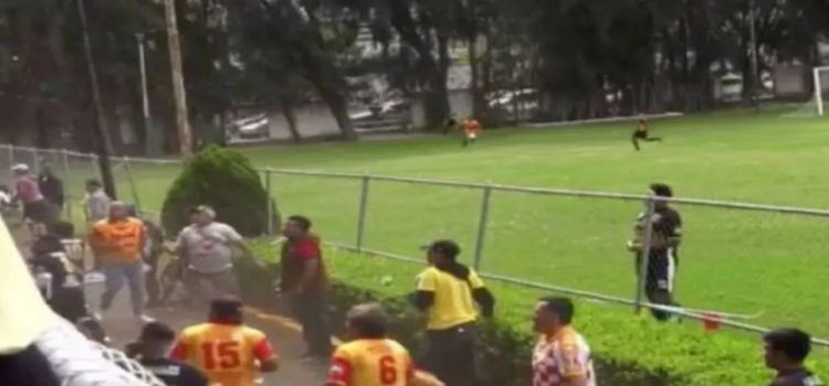 Dos personas perdieron la vida tras una balacera en un deportivo de Tláhuac