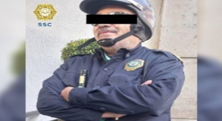 Detienen a civil vestido de policía en CDMX
