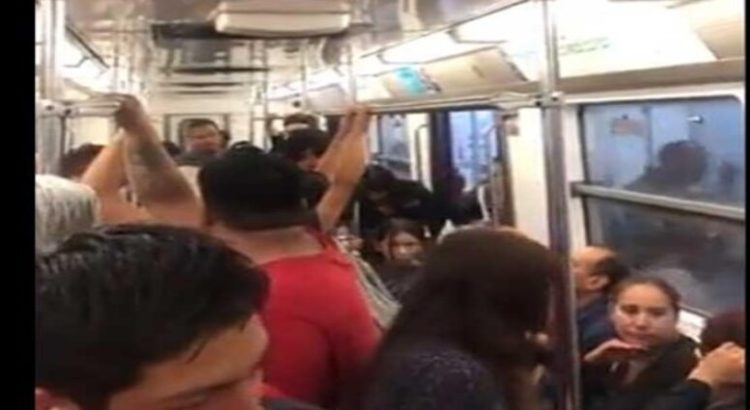 Conductor del Metro le pide a usuarios abrir las puertas porque no sirven