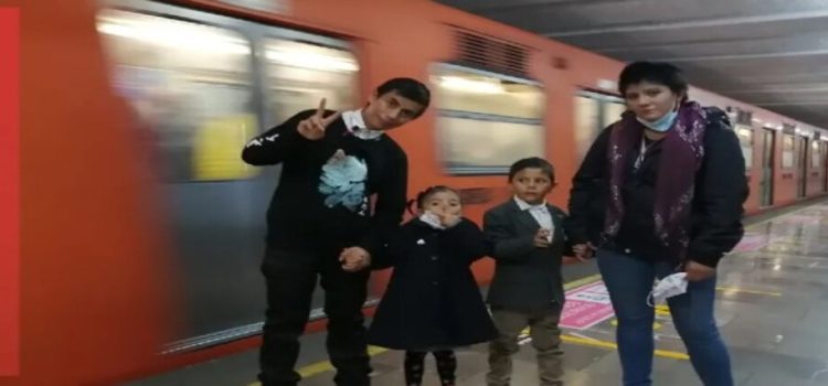 Pequeñito de 7 años celebró su cumpleaños en el Metro de CDMX