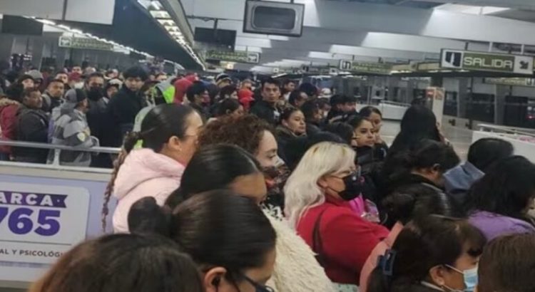 Desalojan tren en la Línea 3 y retiran tren para revisión en Línea 6 del Metro