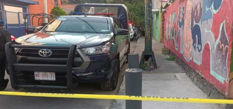 Menor pierde la vida tras caer de edificio en Coyoacán