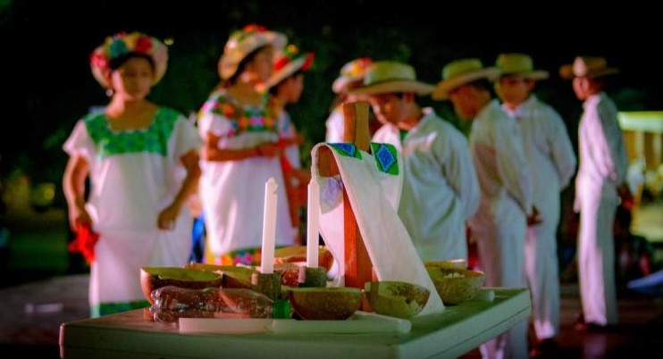 Hoy conmemora Quintana Roo el Día Nacional de la Cultura Maya