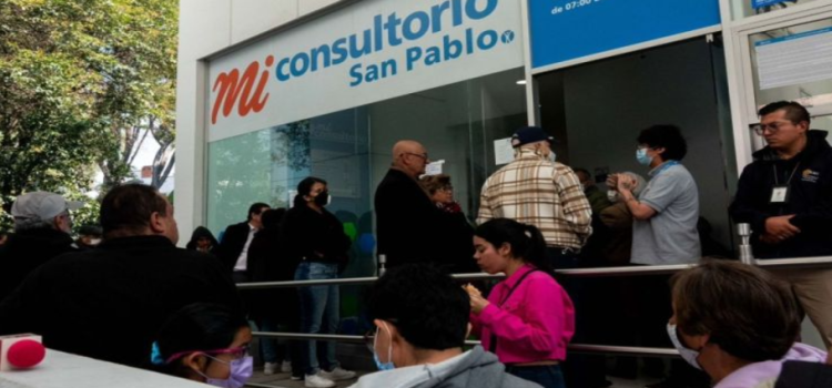 Farmacias en CDMX reabastecen vacuna contra el Covid-19