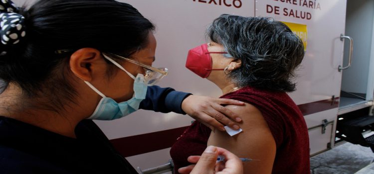 De octubre a diciembre en 2023 aplicaron 1.7 millones de vacunas contra influenza en CDMX