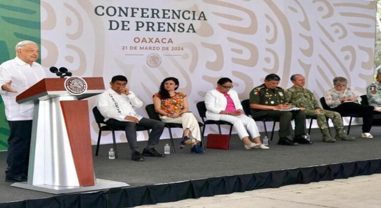 AMLO reconoce falta de especialistas para el IMSS-Bienestar