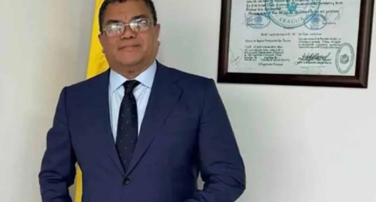 Un comediante y un pastor, los rivales de Maduro por la presidencia de Venezuela