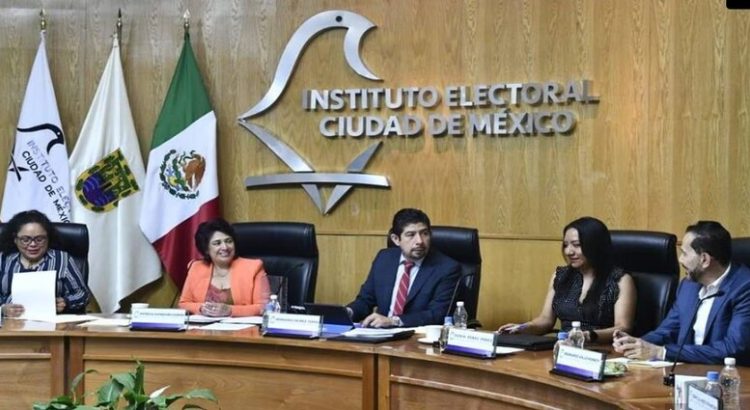 Instituto Electoral restringe propaganda política en mobiliario urbano de CDMX