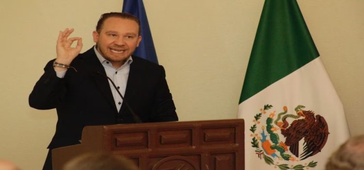 Taboada plantea revisar concesiones de empresas que extraen agua en la CDMX