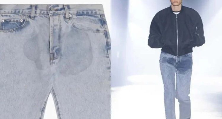 ¡Revuelo en la moda! ¿Jeans con manchas de orina, la nueva tendencia?