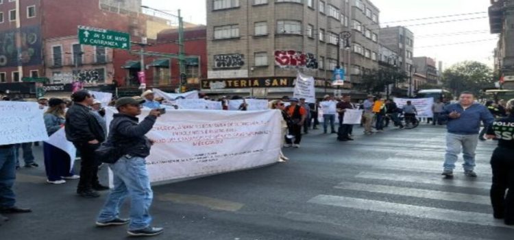 Camaroneros protestan en CDMX, exigen que detengan importaciones de camarón