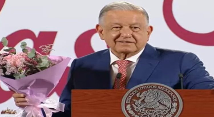 AMLO: “Hoy nada de política”; dedica la mañanera a las mamás mexicanas