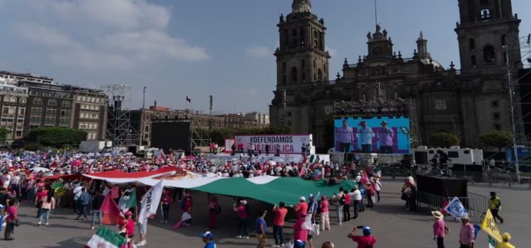 Marcha Rosa por la Democracia en CDMX