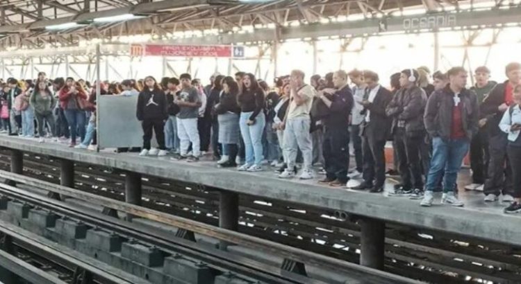 Cortan la energía en la Línea B del Metro por persona que bajó a las vías