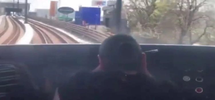 Metro CDMX sancionará a conductora que se maquillaba mientras conducía tren de la Línea 12