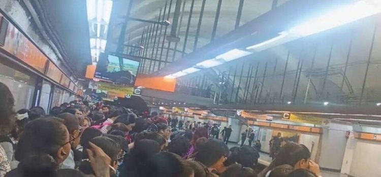 Caos en cinco líneas del Metro CDMX 