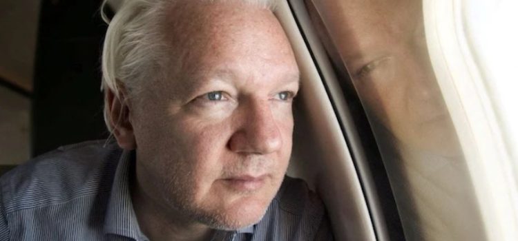 Julian Assange sale de prisión tras alcanzar un acuerdo con Estados Unidos