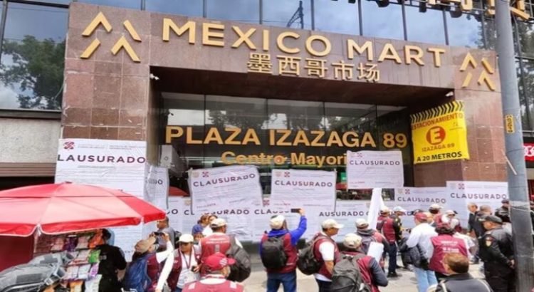 Clausuran Plaza Izazaga 89, dedicada a la venta de productos chinos