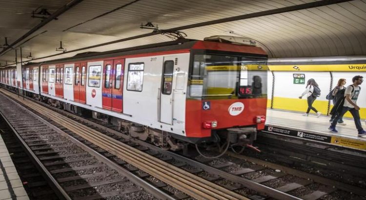 Mujer recibe descarga eléctrica por accidente en L4 del Metro