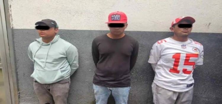 Detienen a tres sujetos por agredir a policías y vigilantes en supermercado