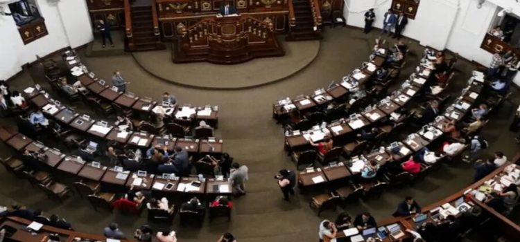 Morena y aliados obtienen la mayoría de las comisiones en Congreso de CDMX