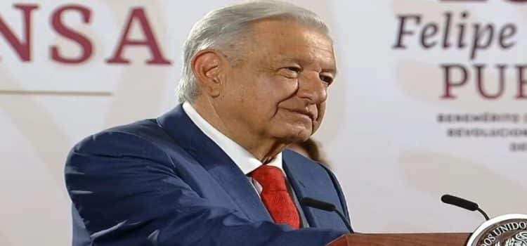 AMLO se despide del gabinete de seguridad con tamales y mariachis