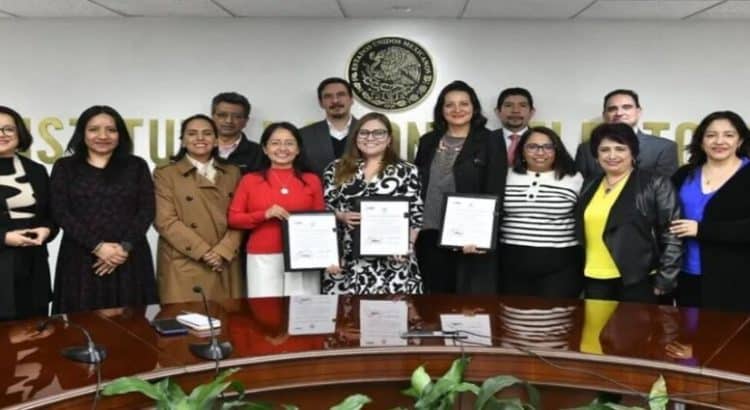 INE de CdMx entrega constancias a nuevas consejeras electorales