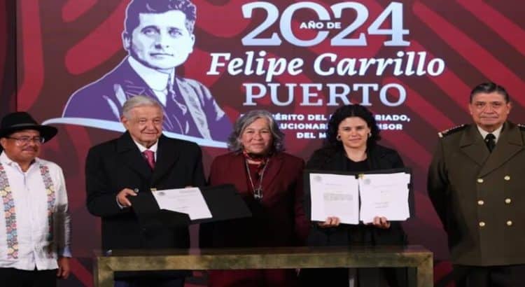 En su ultima mañanera, AMLO firma reformas constitucionales de la Guardia Nacional y de pueblos indígenas