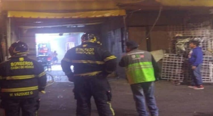 Se incendia plaza comercial del centro de CDMX