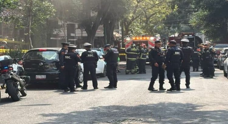 Explosión en un local de plaza Galería Insurgentes deja un muerto