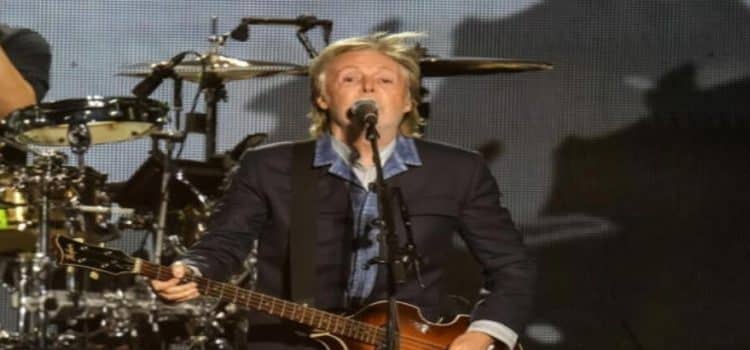 Paul McCartney complace a miles de fans capitalinos