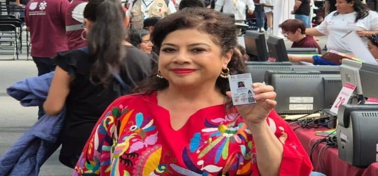 Clara Brugada tramita su licencia permanente