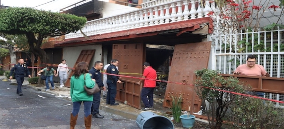 Explota vivienda en Lindavista tras maniobras de una pipa de gas Lp