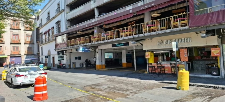 Mujer pierde la vida tras caer a sótano mientras realizaba labores de limpieza en el Centro de CDMX