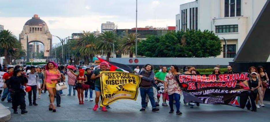 Mujeres trans y trabajadoras sexuales denuncian agresiones en CDMX; exigen justicia